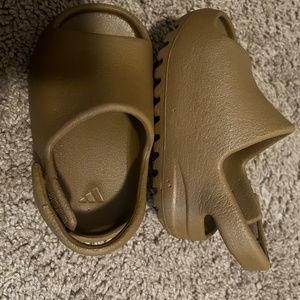 Authentic Toddler Yeezy Slides